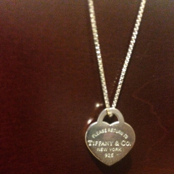 Meet your Posher, Debora - Picture 3 of 3